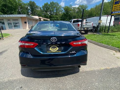 Used 2019 Toyota Camry LE image 4