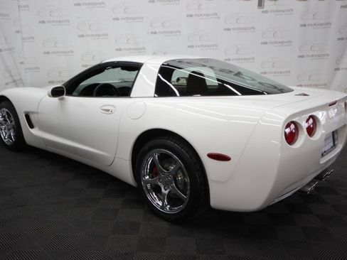 Used 2002 Chevrolet Corvette Coupe image 3