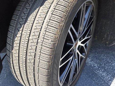 Used 2025 Porsche Cayenne Coupe image 16