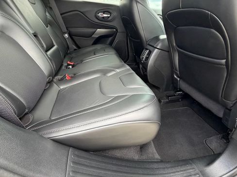 Used 2020 Jeep Cherokee Limited AWD/4WD image 15