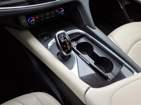 Used 2019 Buick Enclave Essence image 21