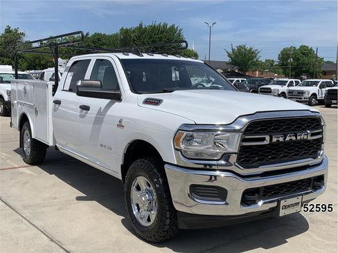 Used 2022 RAM 2500 Tradesman w/ Chrome Appearance Group AWD/4WD image 3