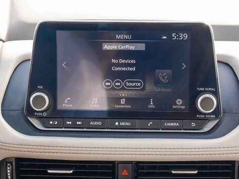 Used 2023 Nissan Rogue SV FWD image 15