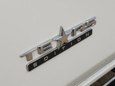 Used 2020 Chevrolet Silverado 2500 LTZ w/ LTZ Texas Edition image 11