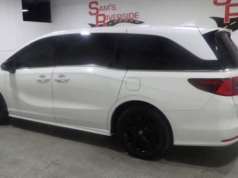 Used 2024 Honda Odyssey Sport image 2