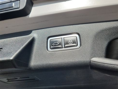 Used 2023 Kia Sorento SX Prestige image 13