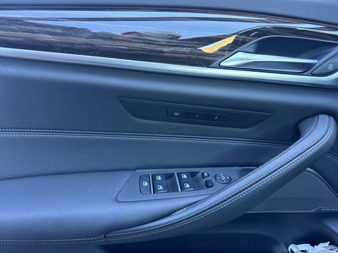 Used 2023 BMW 530i w/ Premium Package image 11