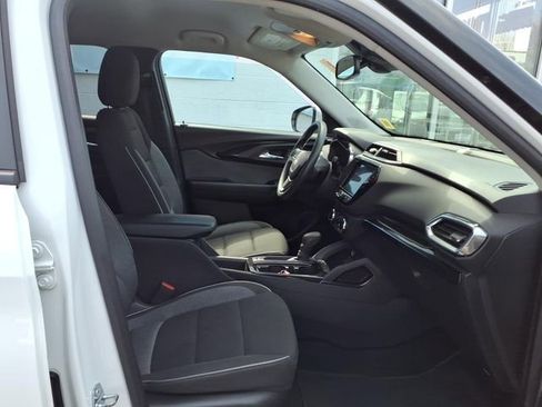 Used 2022 Chevrolet TrailBlazer LT w/ Convenience Package image 22