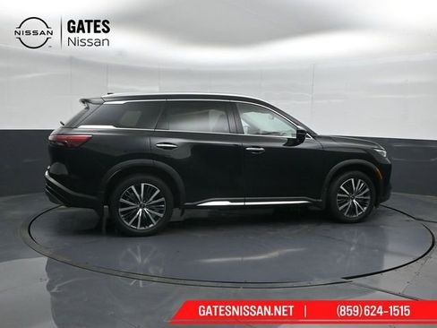 Used 2023 INFINITI QX60 Sensory w/ Cargo Package AWD/4WD image 3