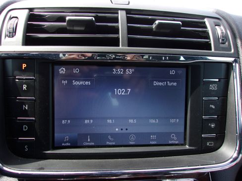 Used 2020 Lincoln Continental Reserve w/ Luxury Package image 16