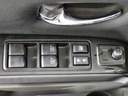 Used 2024 Nissan Titan PRO-4X image 14