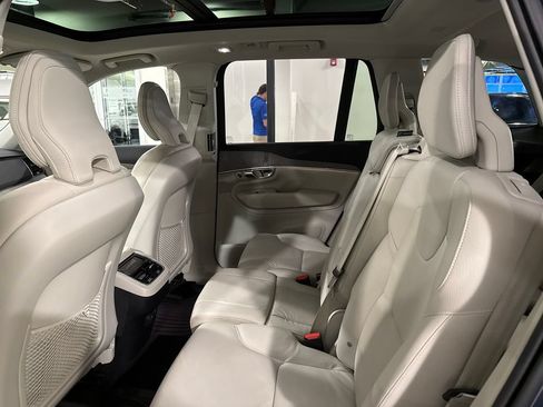 Certified 2025 Volvo XC90 B6 Plus AWD/4WD image 22