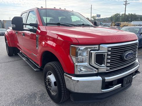 Used 2022 Ford F350 XLT image 4
