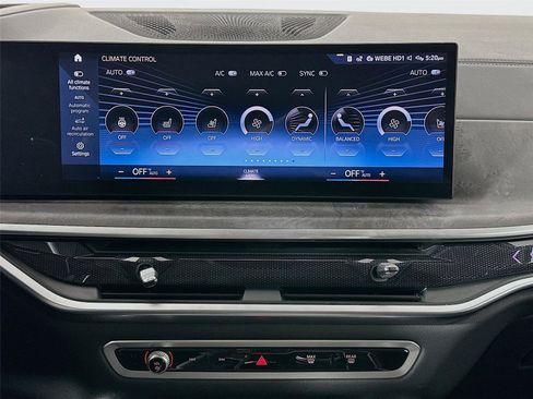 Used 2023 BMW X7 xDrive40i w/ Premium Package image 16