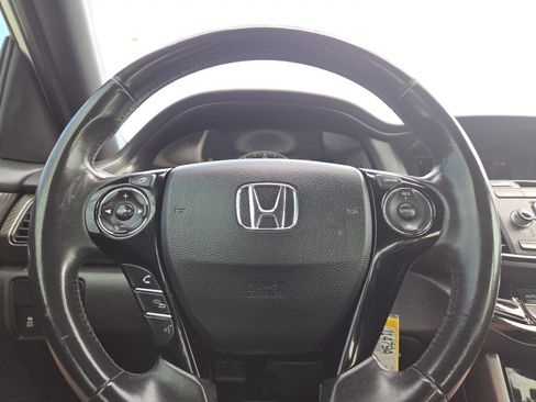 Used 2017 Honda Accord Sport image 24