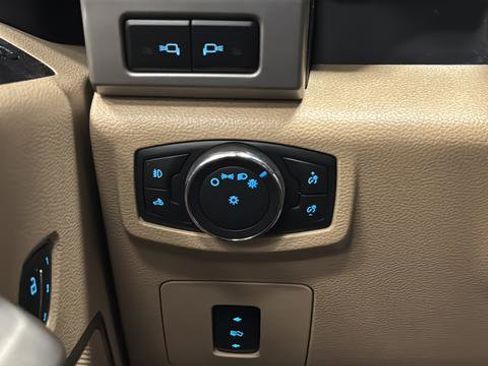Used 2016 Ford F150 Lariat w/ Equipment Group 502A Luxury RWD image 33
