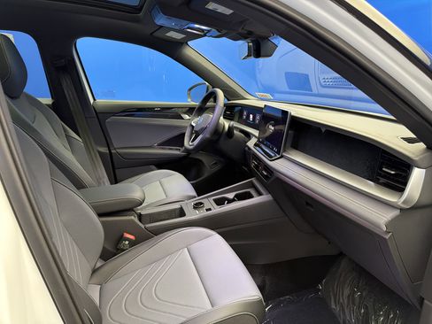 New 2026 Volkswagen Tiguan SE R-Line image 25