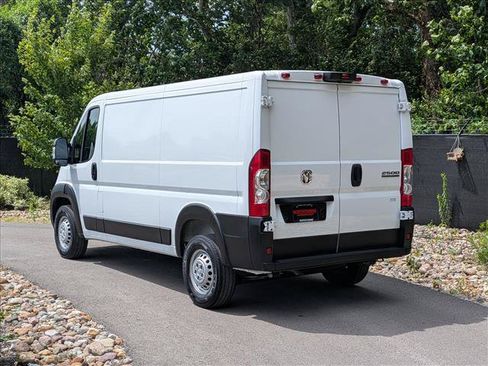 Used 2025 RAM ProMaster 2500 w/ Convenience Group FWD image 3