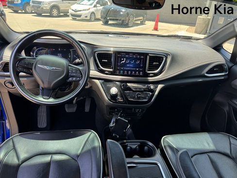 Used 2019 Chrysler Pacifica Limited w/ Advanced Safetytec Group FWD image 14