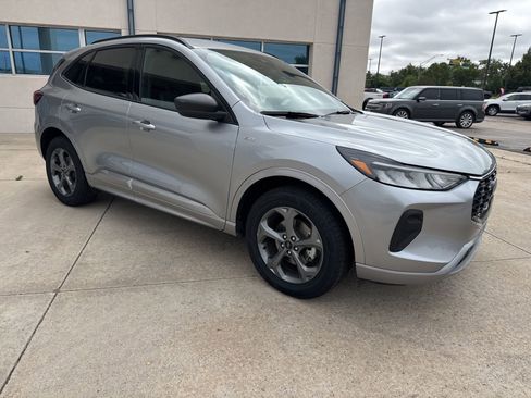 Used 2024 Ford Escape ST-Line image 5