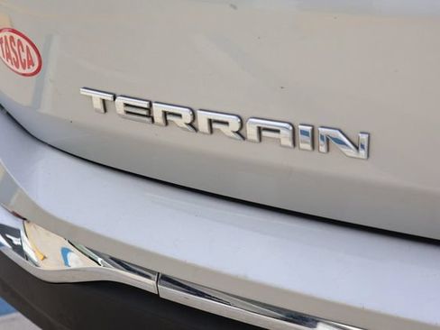 Used 2020 GMC Terrain SLT w/ GMC Pro Grade Package AWD/4WD image 7