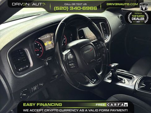 Used 2017 Dodge Charger SE w/ Blacktop Package RWD image 11