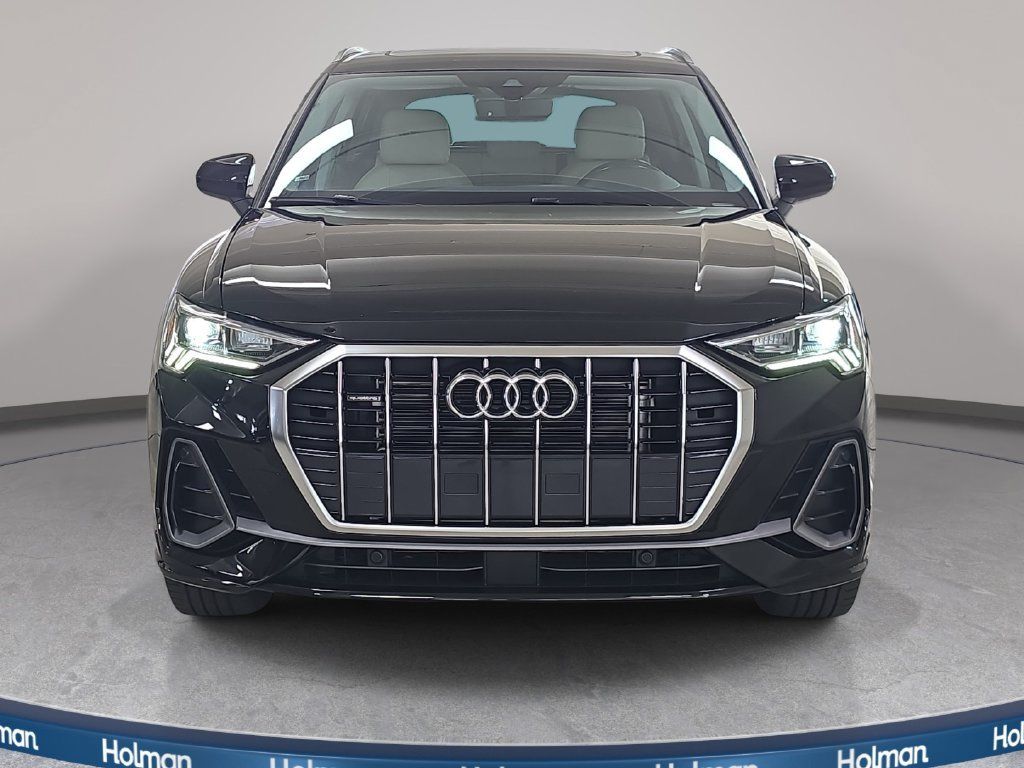 Used 2024 Audi Q3 2.0T Premium AWD/4WD image 3