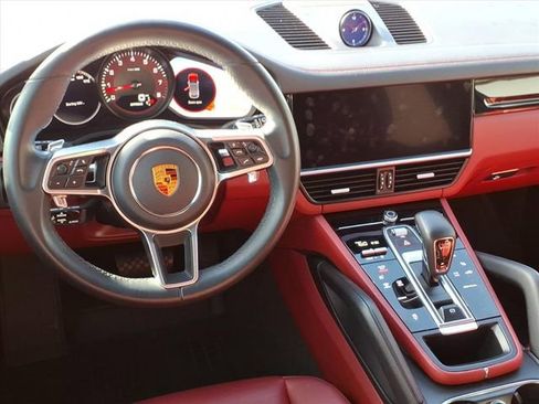 Used 2023 Porsche Cayenne Platinum Edition image 17