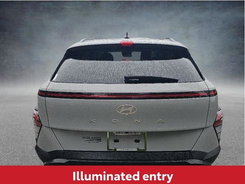Used 2025 Hyundai Kona SEL FWD image 9