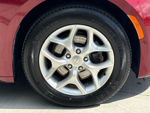 Used 2020 Chrysler Pacifica Touring-L Plus w/ Tire & Wheel Group FWD image 11