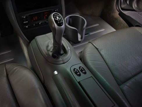 Used 2001 Porsche 911 Carrera RWD image 15