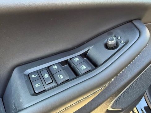 New 2025 Jeep Grand Cherokee Limited w/ Black Appearance Package image 11