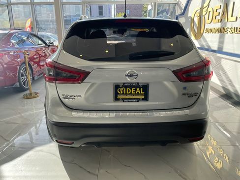 Used 2020 Nissan Rogue Sport SV AWD/4WD image 5