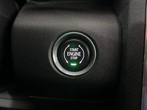 Used 2025 GMC Acadia Elevation image 15