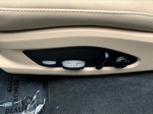 Used 2025 Porsche Macan Electric image 31