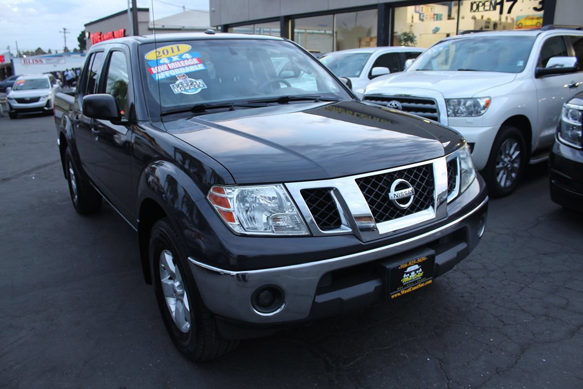 Used 2011 Nissan Frontier SV w/ SV Premium Utility Pkg AWD/4WD image 8