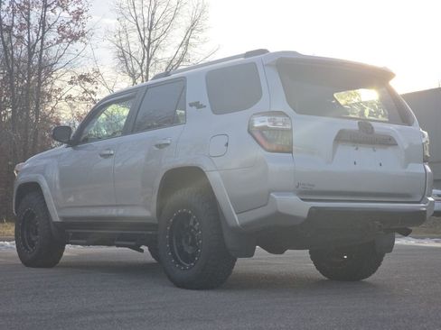 Used 2018 Toyota 4Runner TRD Off-Road Premium image 6