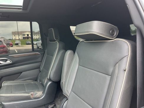 Used 2021 Chevrolet Suburban Premier AWD/4WD image 5