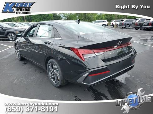 New 2026 Hyundai Elantra Limited FWD image 3