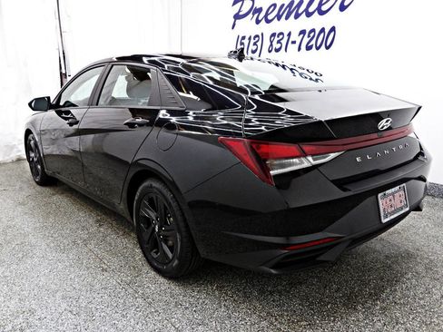 Used 2023 Hyundai Elantra SEL FWD image 4