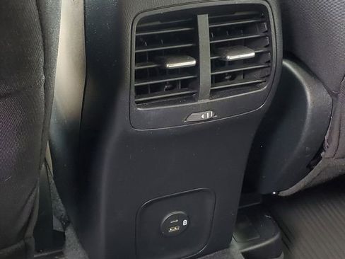 Used 2020 Ford Escape SE image 27