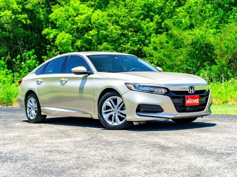 Used 2018 Honda Accord LX image 2