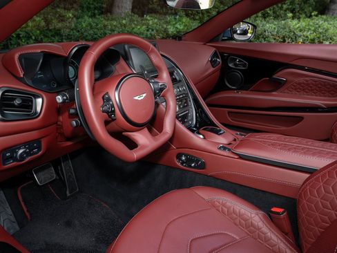 Used 2021 Aston Martin DBS Superleggera Volante image 16