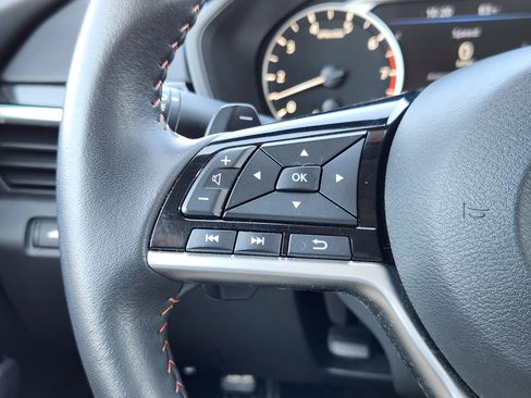 Used 2024 Nissan Altima 2.5 SR w/ SR Premium Package image 17