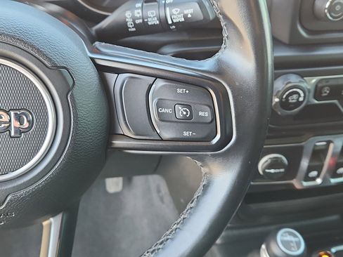 Used 2020 Jeep Wrangler Sport AWD/4WD image 16