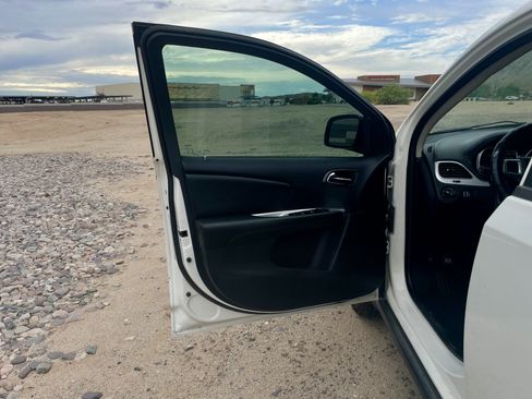 Used 2019 Dodge Journey SE w/ Premium Group FWD image 12