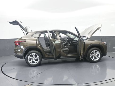 Used 2024 Chevrolet Trax LS w/ LS Convenience Package FWD image 66