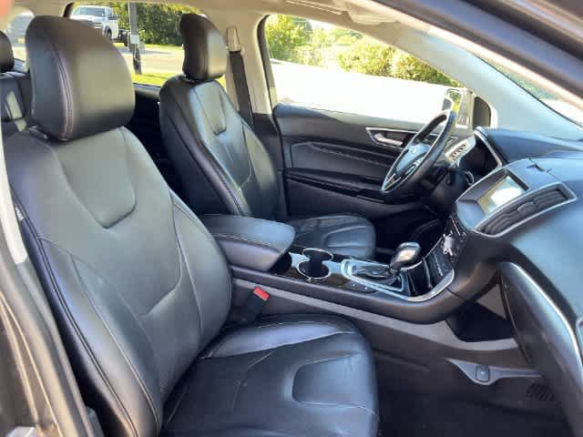 Used 2017 Ford Edge Titanium w/ Equipment Group 302A AWD/4WD image 20