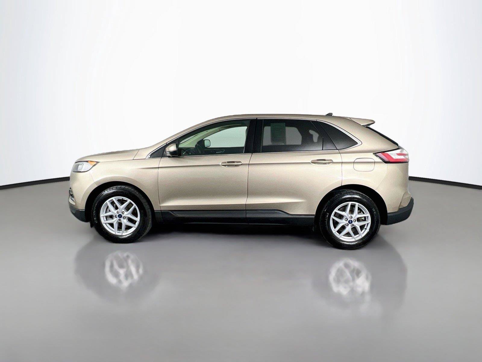 Used 2021 Ford Edge SEL w/ Convenience Package AWD/4WD image 3