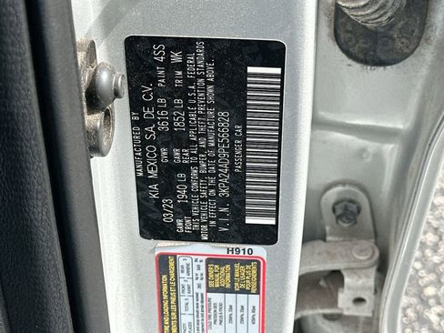 Used 2023 Kia Rio LX image 31